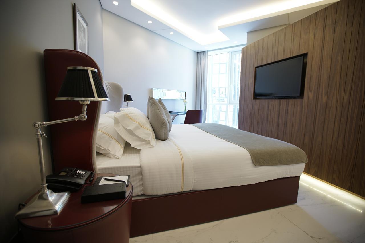 Royal Tulip Achrafieh Hotel Beirut Exterior foto